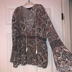 American Eagle Printed Long-Sleeve Top Size Small